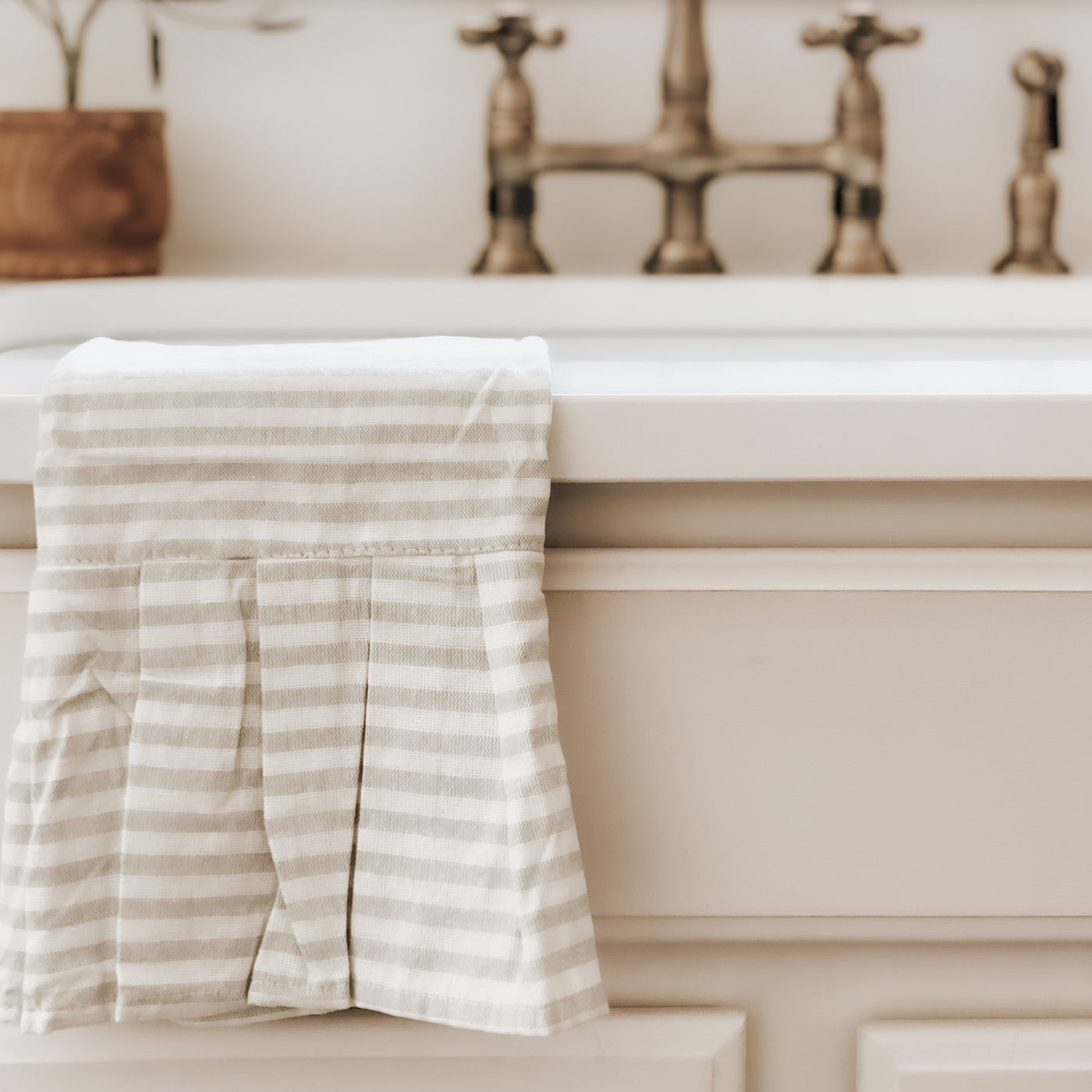 Natural or White Ruffled Tea Towel Kitchen Towel Tea Towel Wedding Gift  Home Decor Farmhouse Decor Housewarming Gift 